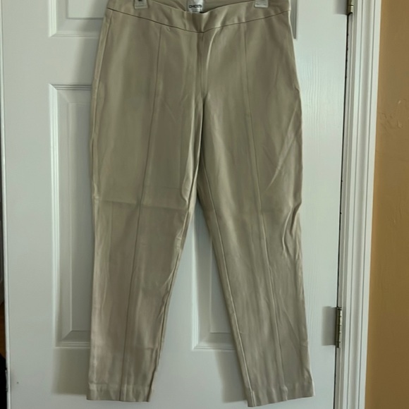 Chico’s size 0.5 khaki color straight/skinny trousers. - Picture 1 of 8